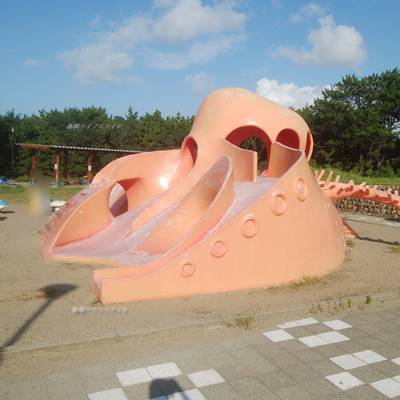 関分記念公園のタコの遊具のアップ