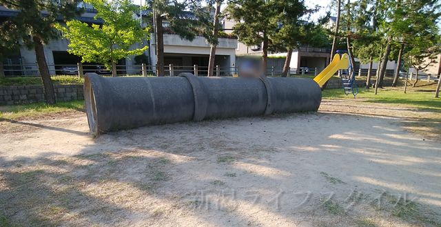青山新町公園ののび太が昼寝してそうな土管