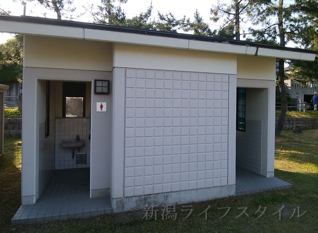 青山新町公園のトイレ