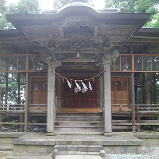 羽黒神社の社殿正面アップ