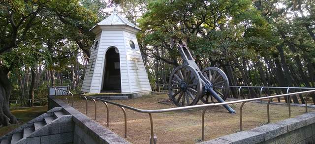 ドン山の台と大砲